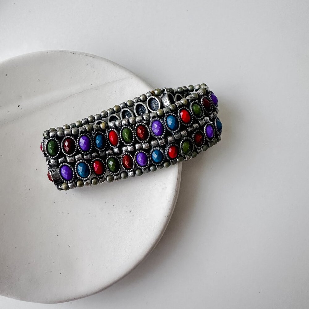 Multicolor Elastic Bracelet with Faceted Stones – Stretchable and Comfortable